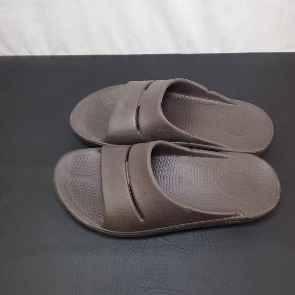 OOFOS Sandles - Picture 5 of 7